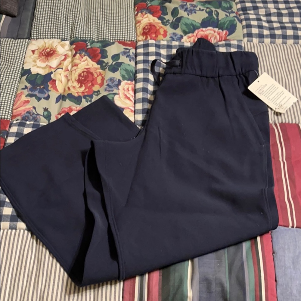 Lululemon ‘On the Fly Crop’ Woven Pants